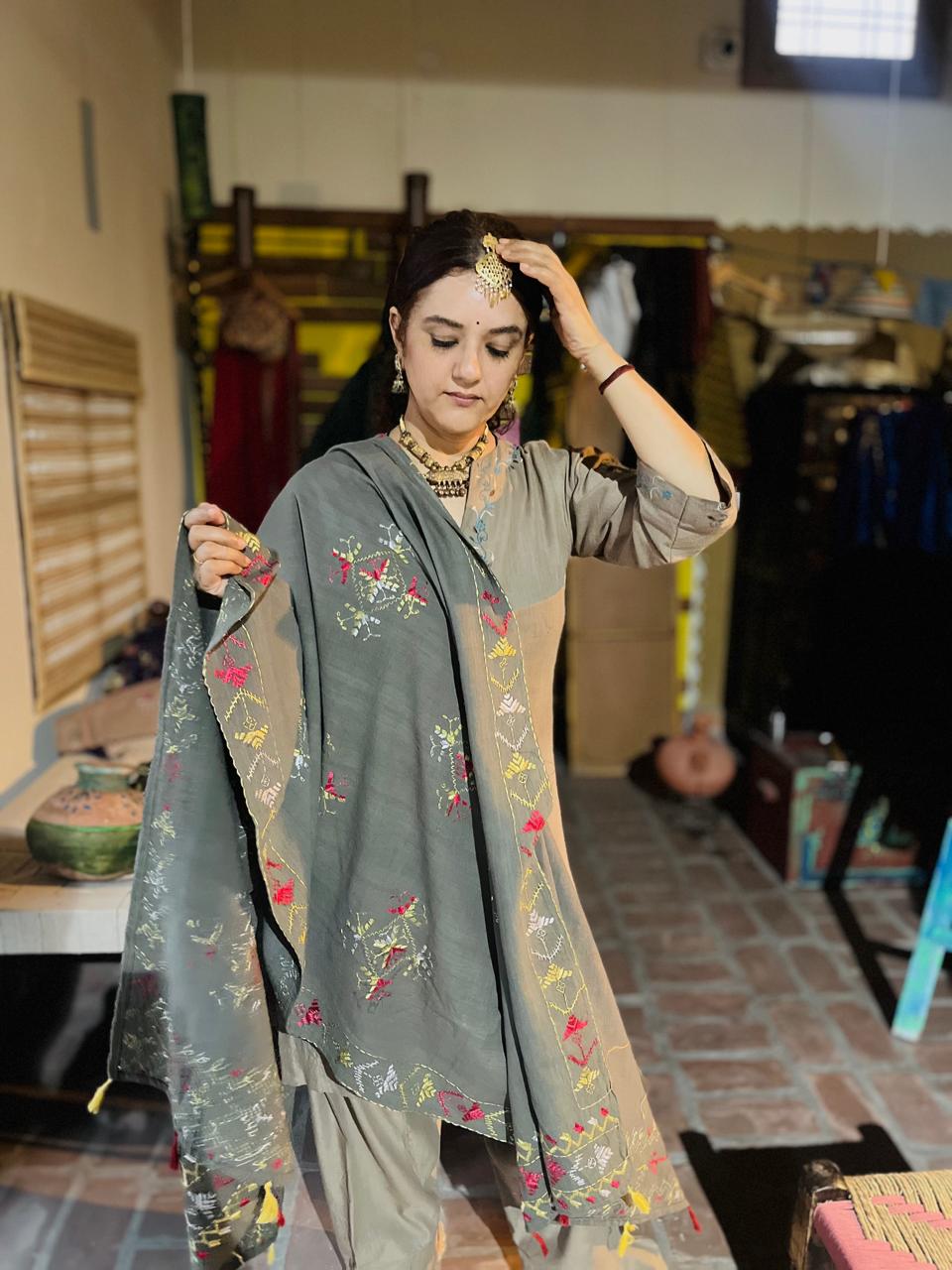 Handcrafted Punjabi Phulkari Dupatta – Mouse Colour with Multicolor Silk Threads